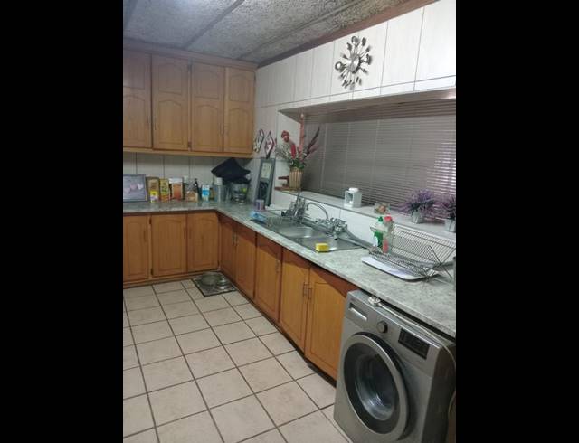 3 BEDROOM HOUSE FOR SALE IN FICHARDT PARK